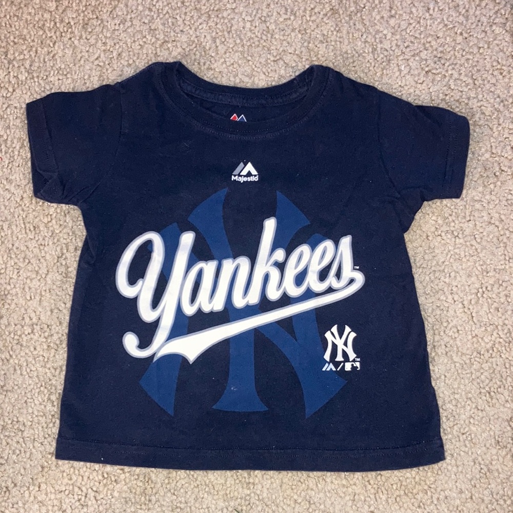 Yankees t-shirt